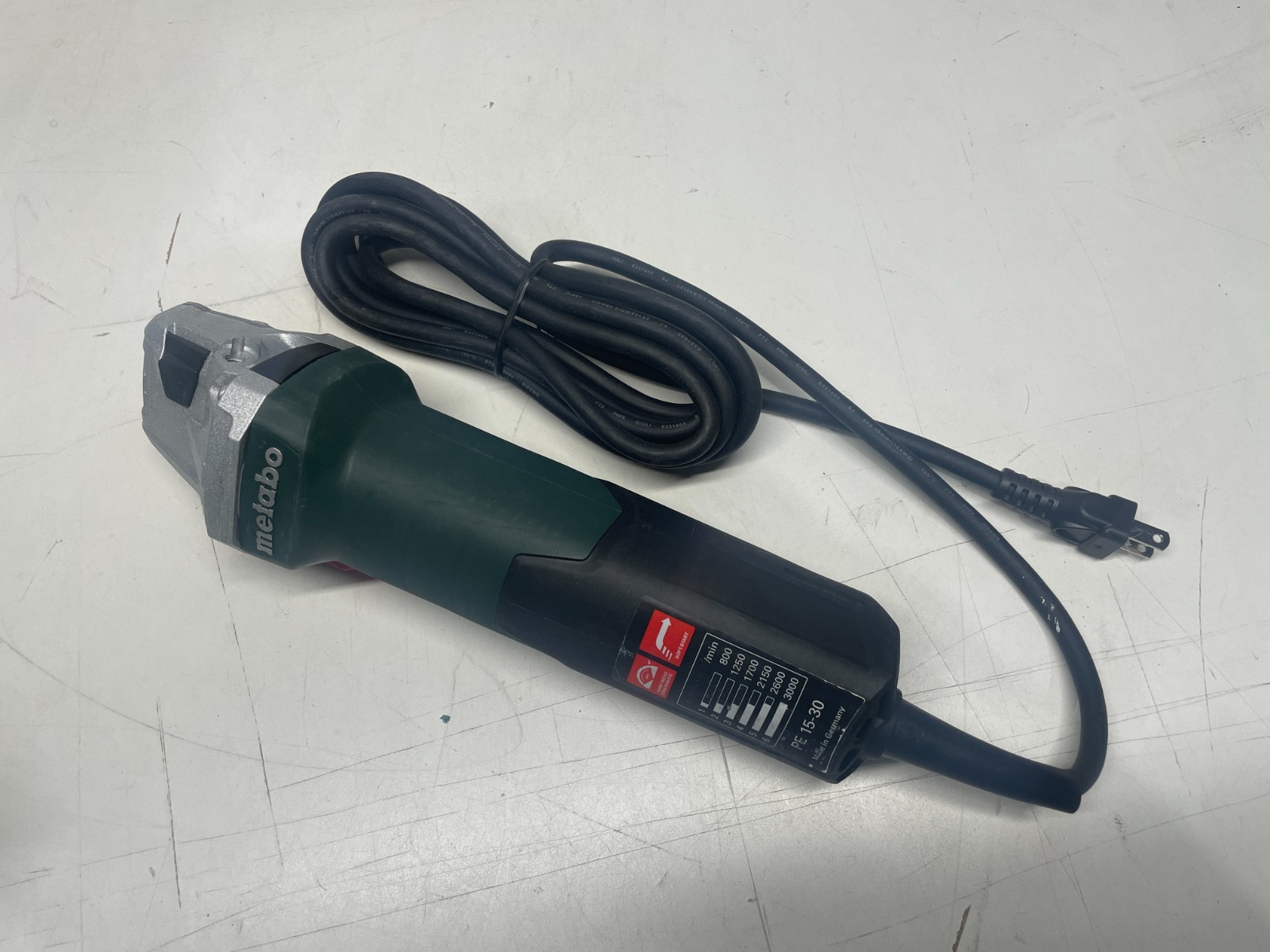 Metabo 7-Inch Variable Speed Polisher PE 15-30 615300420 Green gallery