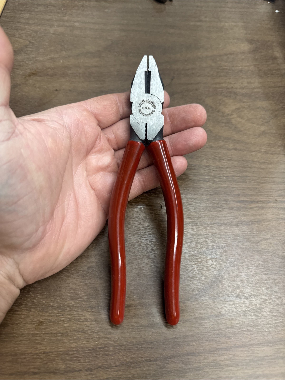 PROTO 7.5" PROFESSIONAL LINEMANS PLIERS, 267G. gallery
