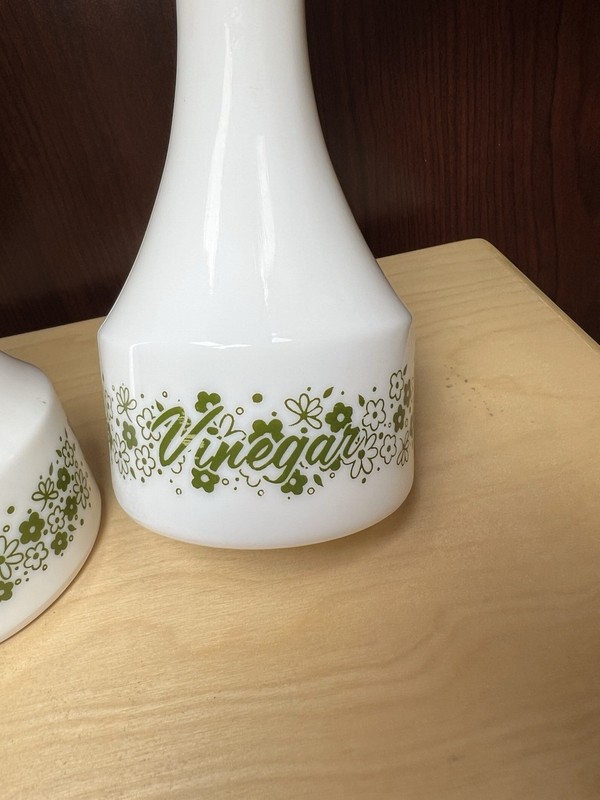 Pyrex Gemco Spring Blossom /Crazy Daisy Oil and Vinegar Cruet Set gallery