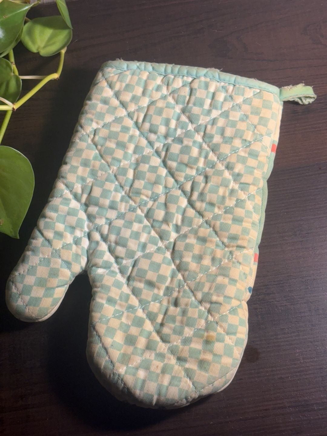 Vintage Country Kitchen Goose Pattern Quilted Oven Mitt gallery
