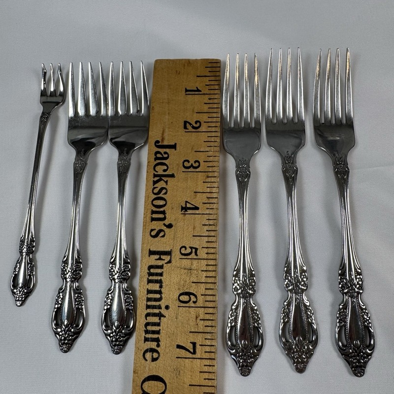 Oneida Raphael Set of Forks-3 Dinner, 2 Dessert +1 Cocktail Stainless Flatware gallery