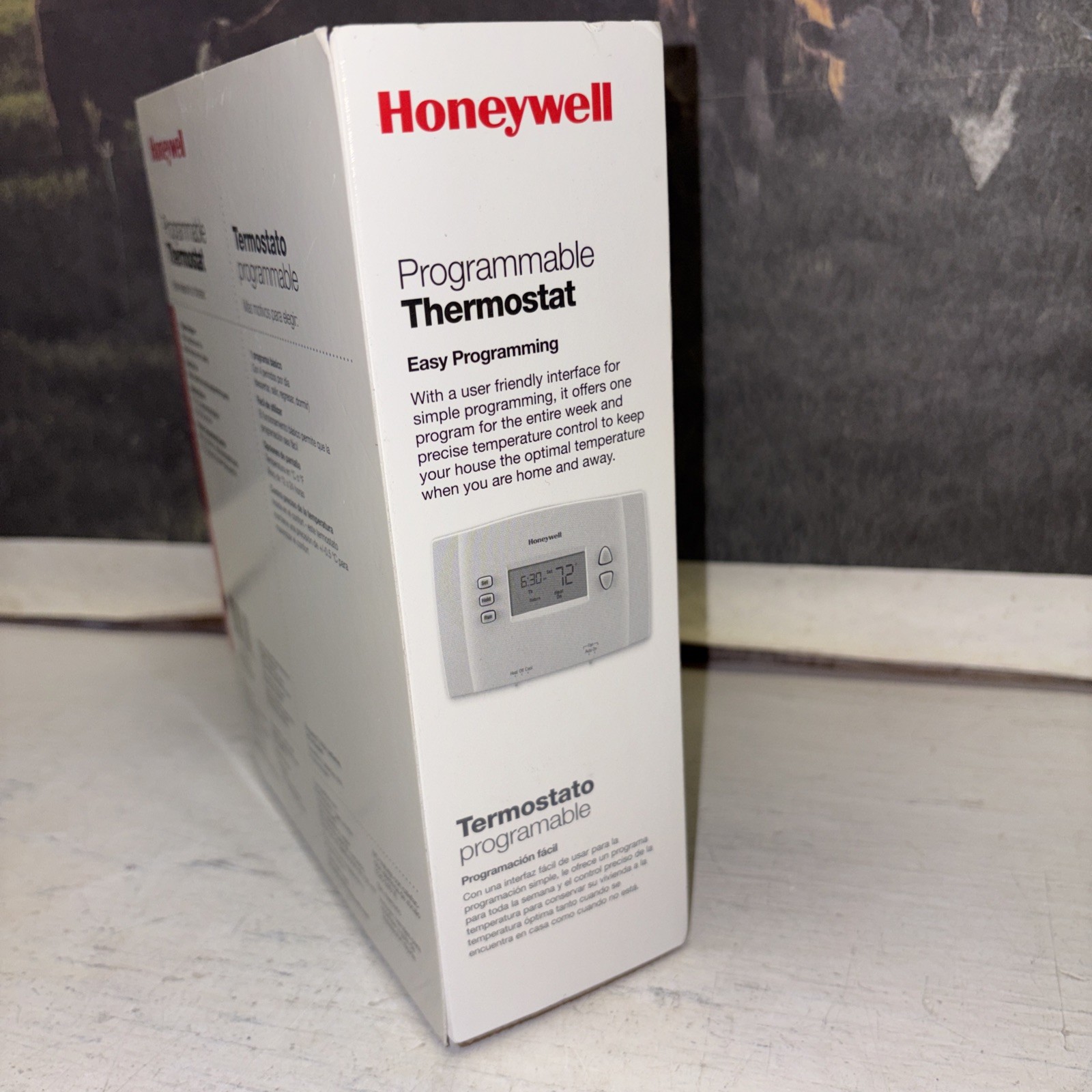 Honeywell 1-Week Programmable Thermostat (RTH221B1021) gallery