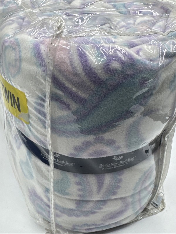 Berkshire Micro Plush TWIN 3 Pc Sheet Set NIB Cozy Soft Breathable Purple Blue gallery