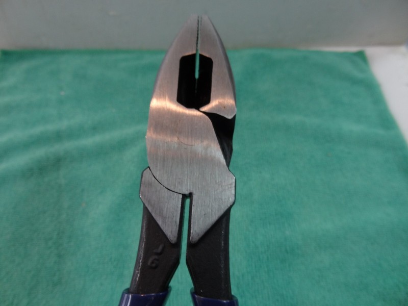 Klein Tools D213-9NE - Lineman's Pliers 9" High Leverage Side Cutting Pliers gallery