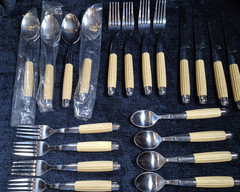 Oneida 4 Place Settings SS 20 Pcs Silver Bands Ribbed Rounded Wood? Handles NEW?
