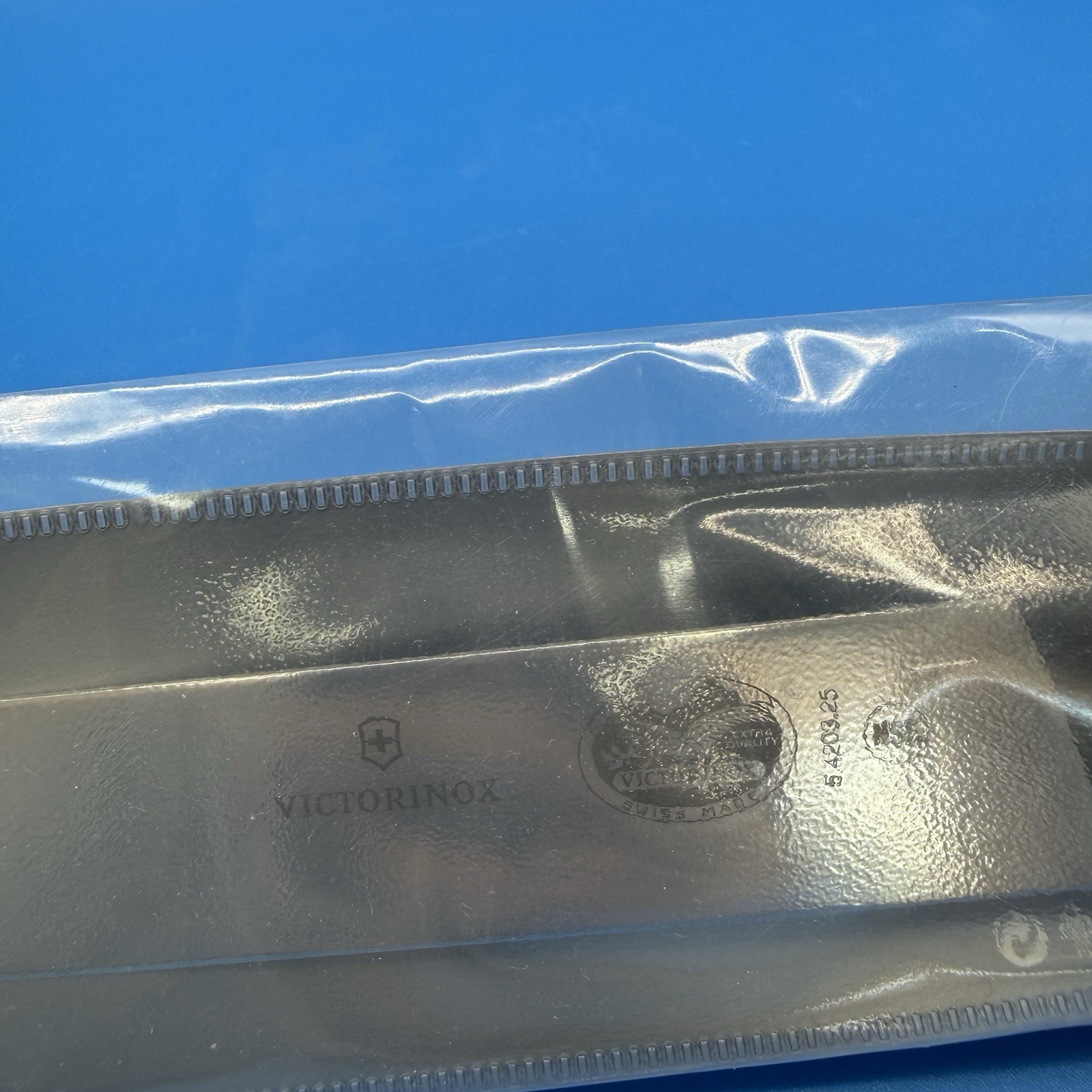 Victorinox 25cm PRO Slicing Knife Round Straigh Edge Fibrox Handle Blk 5.4203.25 gallery