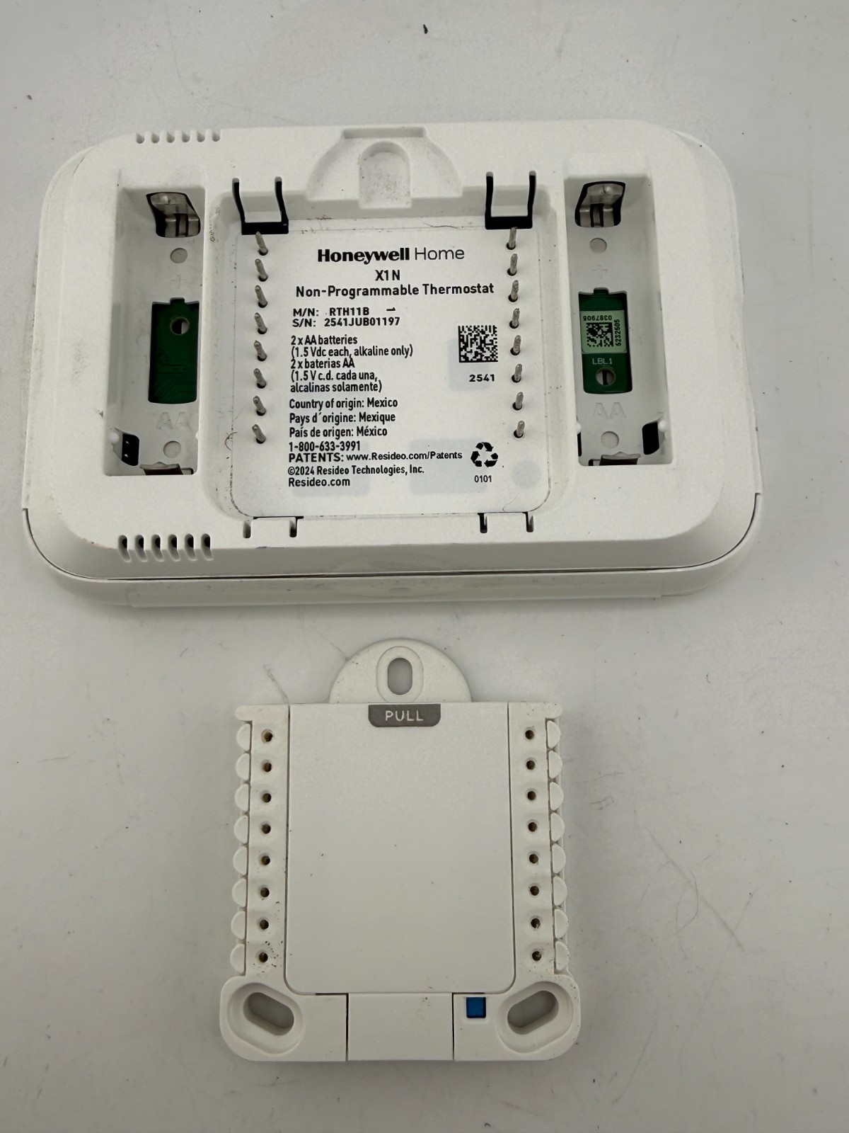 Honeywell Home RTH11B X1N Non-Programmable Thermostat 1 Heat 1 Cool Single Stage gallery