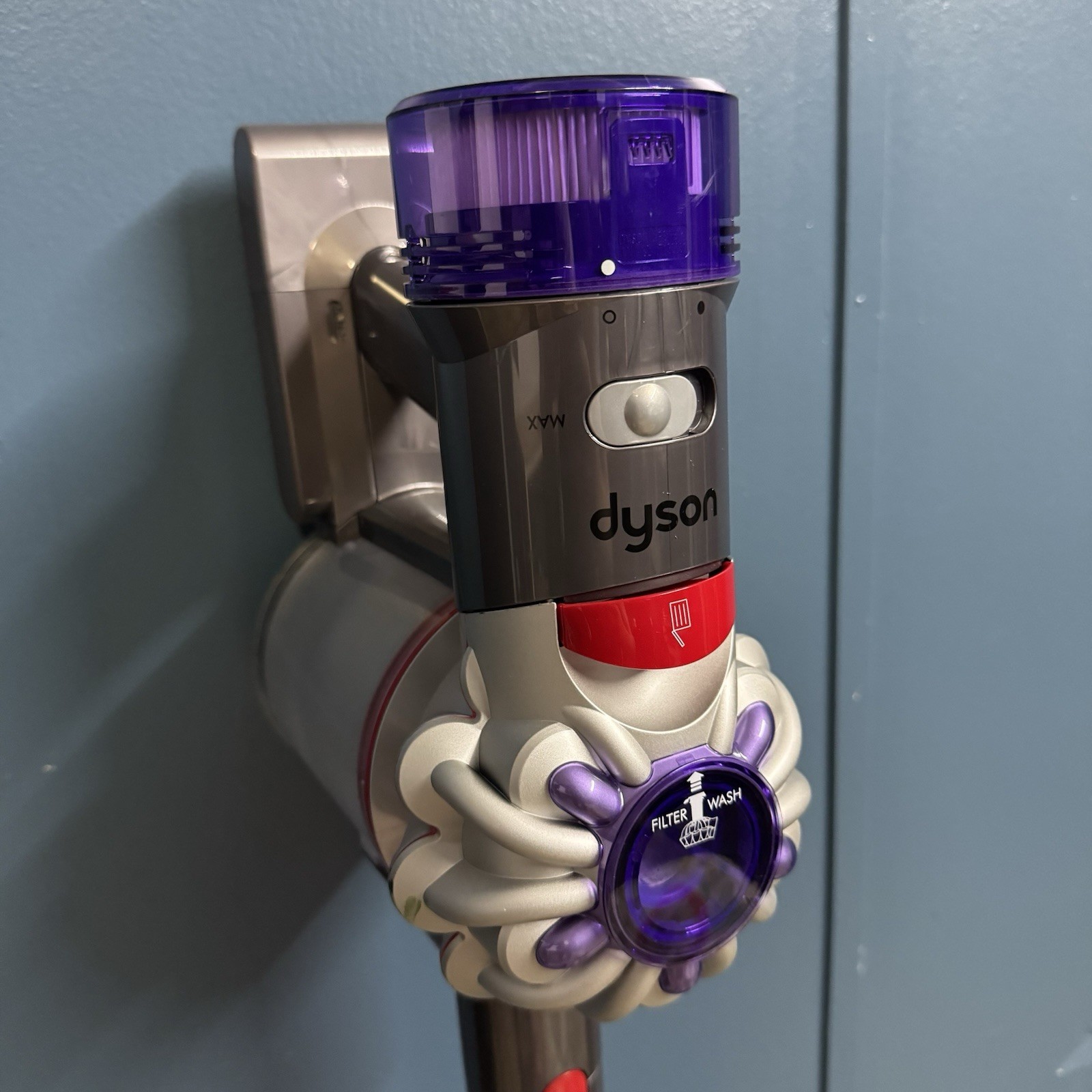 Dyson V8 Animal+ Cordless Stick Vacuum Cleaner -Silver/Purple-SV10 gallery