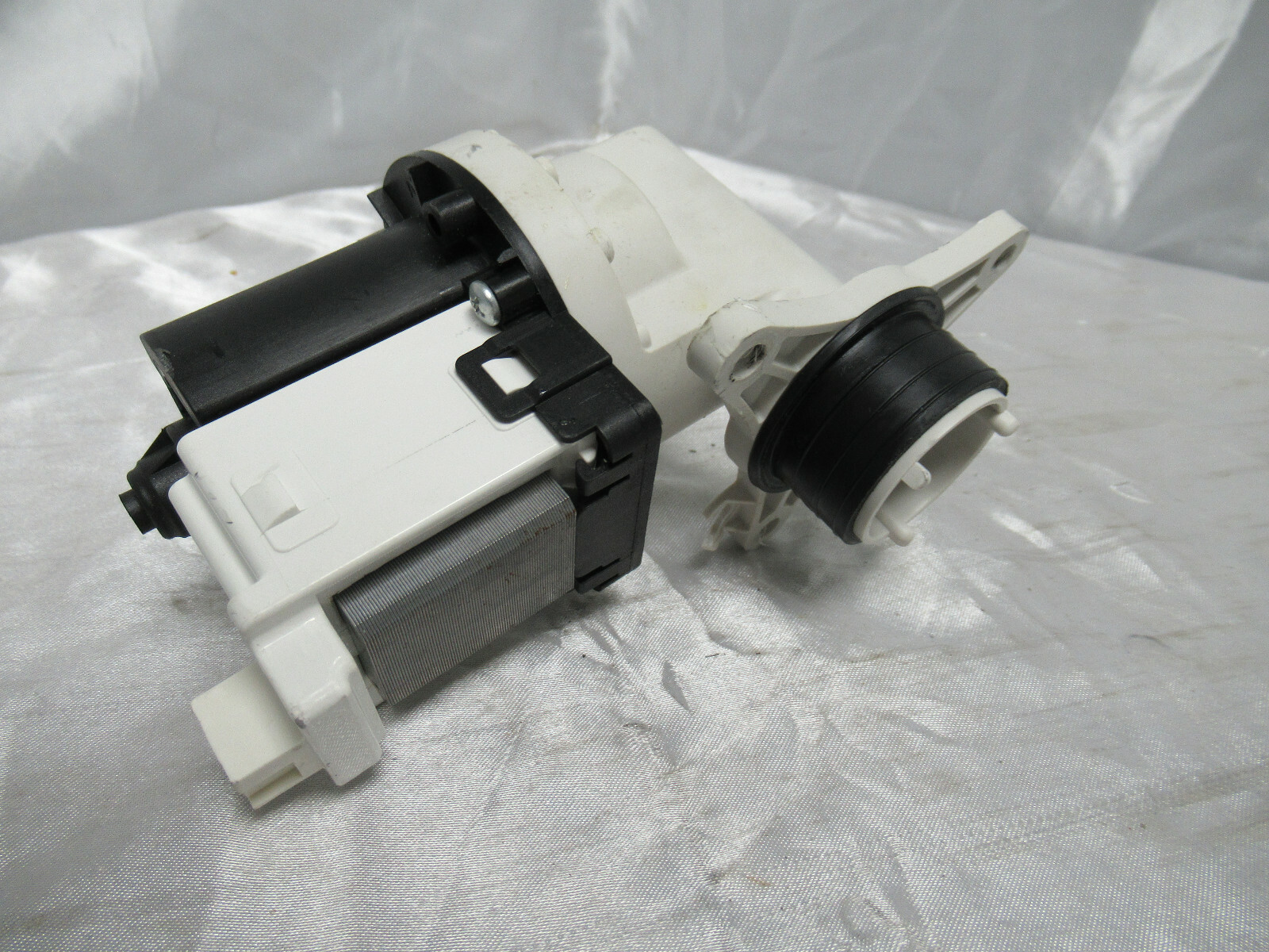 Frigidaire Stack Unit Washer/Dryer Pump Assembly 5304524452 (Lot #30) gallery