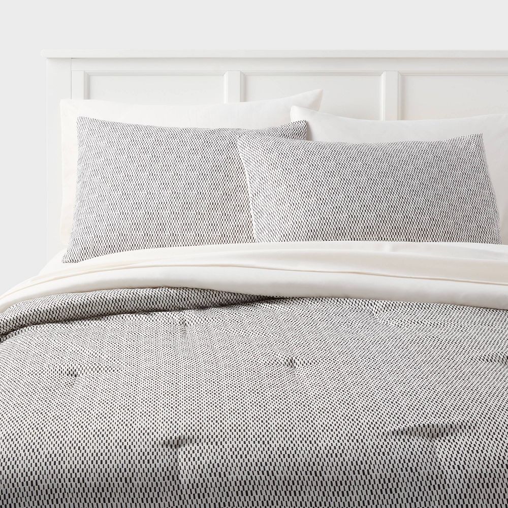 Twin/Twin Extra Long Printed Comforter Set Black/White - Room Essentials gallery