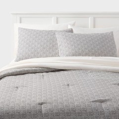 Twin/Twin Extra Long Printed Comforter Set Black/White – Room Essentials