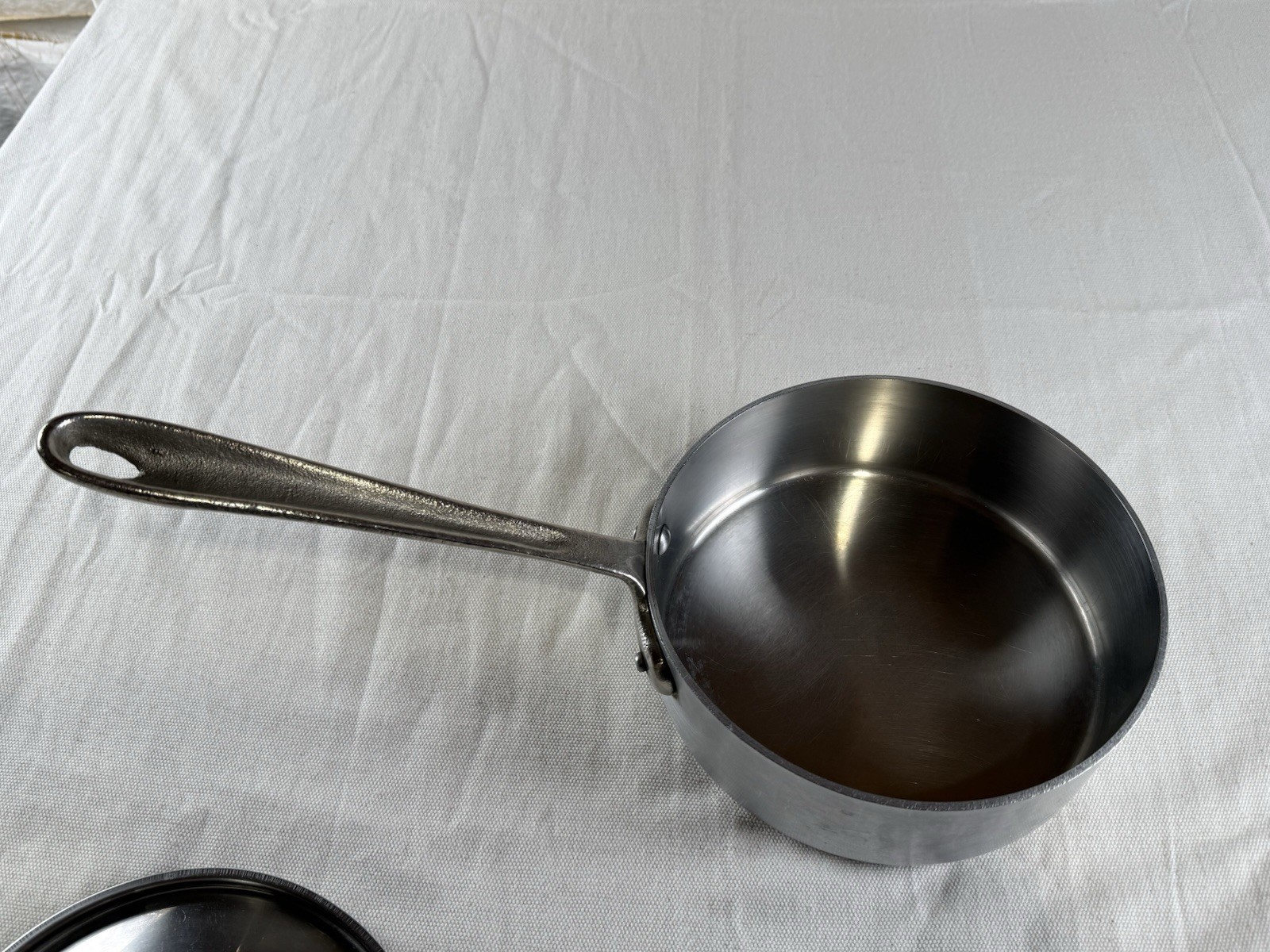 All Clad Master Chef 202 1/2 Saucepan with Lid 2.5 QT gallery