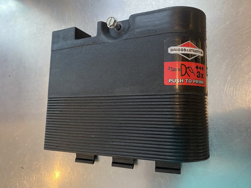 Briggs and Stratton Air Filter cleaner base cover 692298 gallery