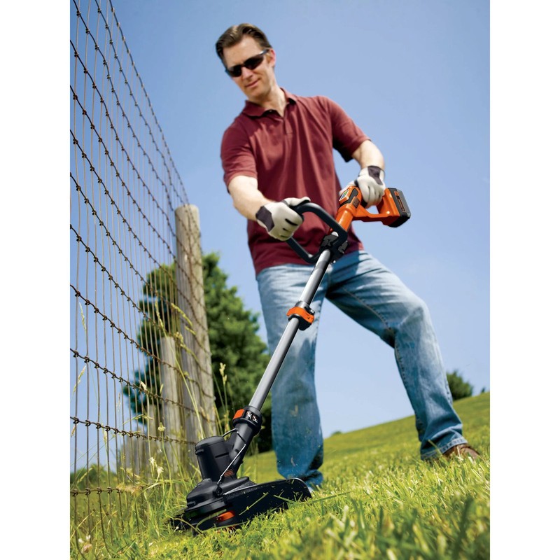 BLACK+DECKER 40V MAX* String Trimmer, 13-Inch - LST136B gallery