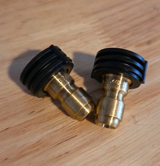 Spraying Systems 9000S2540 Black Quick-Connect Nozzle 1/4" Angle 15° 4000psi 2pc gallery