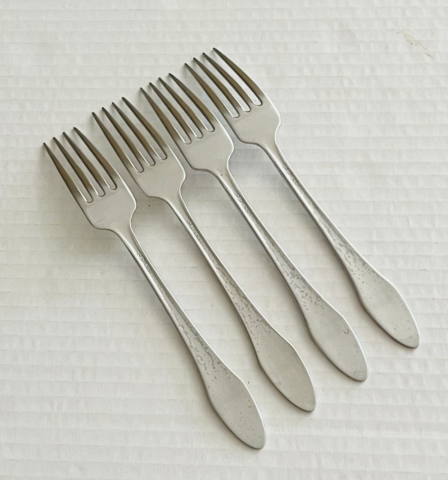 Diamond Silver Co DS Stainless DSC2 4 Dinner Forks Glossy 7 inches gallery