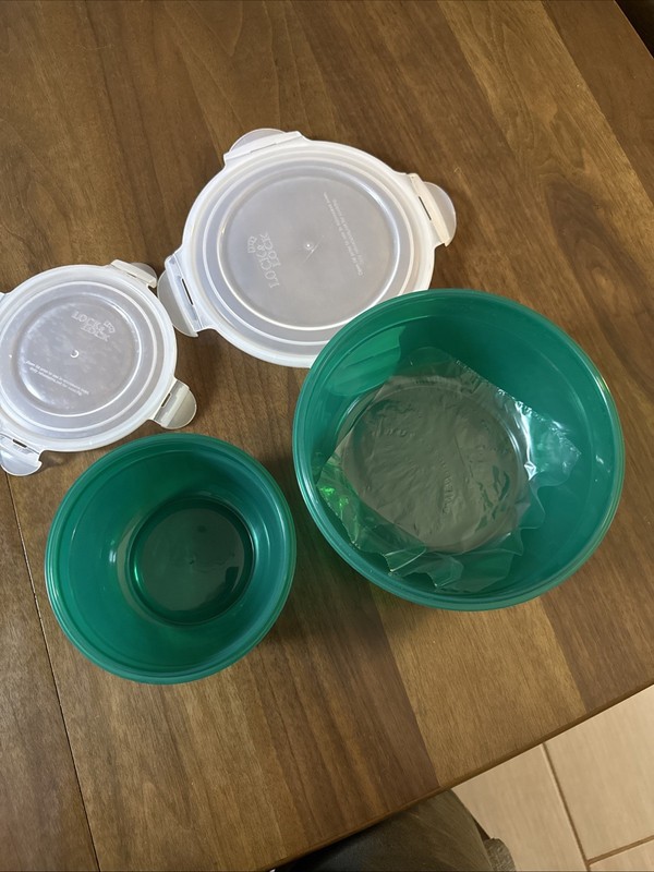 Lock n Lock Round Storage Containers. Set Of 2. Green gallery