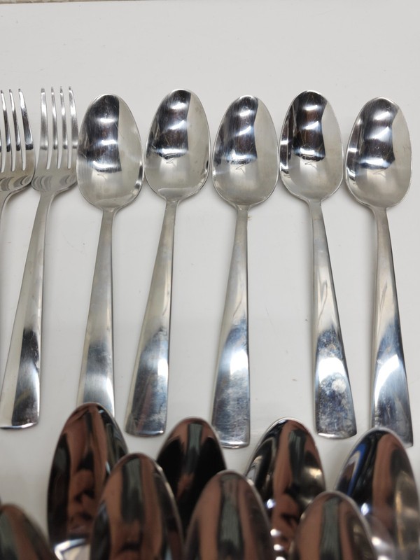 Oneida Flight Flatware Mixed Lot 34 Piece Stainless Steel Silver Tone gallery