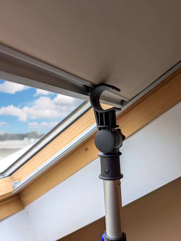Velux Compatible 3m Telescopic Opening Pole for Roof Windows & Blinds 1.6m-3m gallery