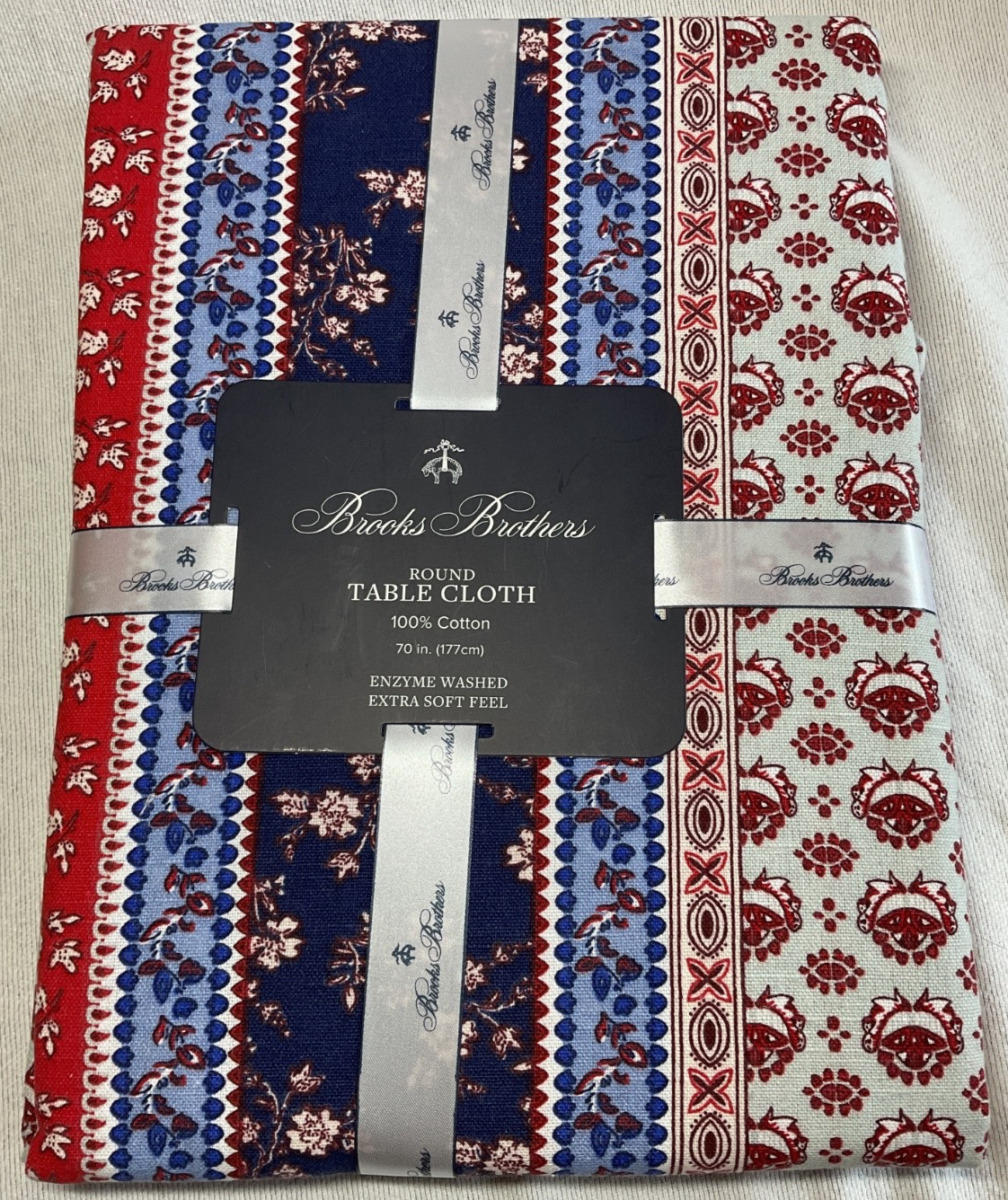Brooks Brothers TABLECLOTH 70 IN ROUND AMERICANA Red White Blue 100% COTTON NWT gallery
