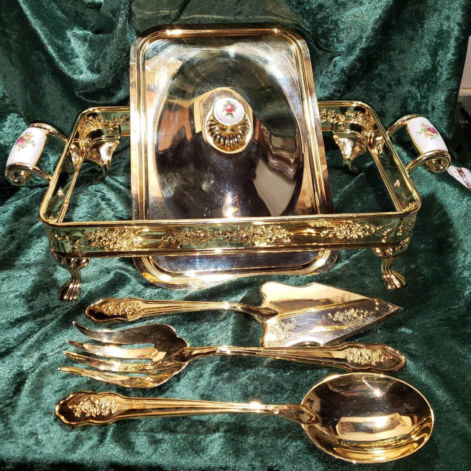 Royal Doulton Old Country Roses Serving 4PC Serving Set & Baking Stand w/Lid gallery