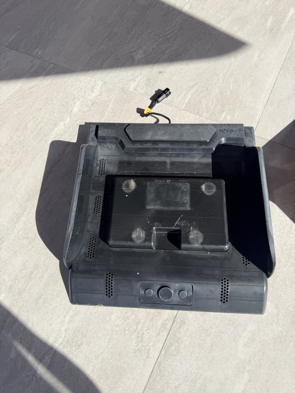 WYBOT S2 Solar Charging Dock / Solar Panel Base for Robotic Pool Cleaner gallery