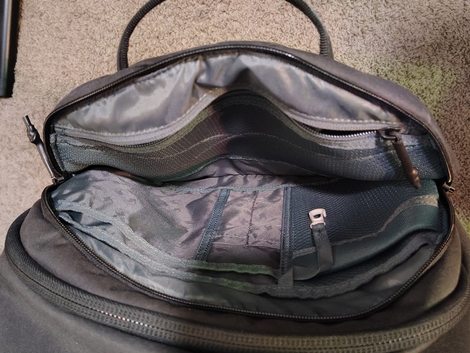 Thule Aion 40L Travel Backpack, Durable & Water-Resistant, Polyester, Black 4