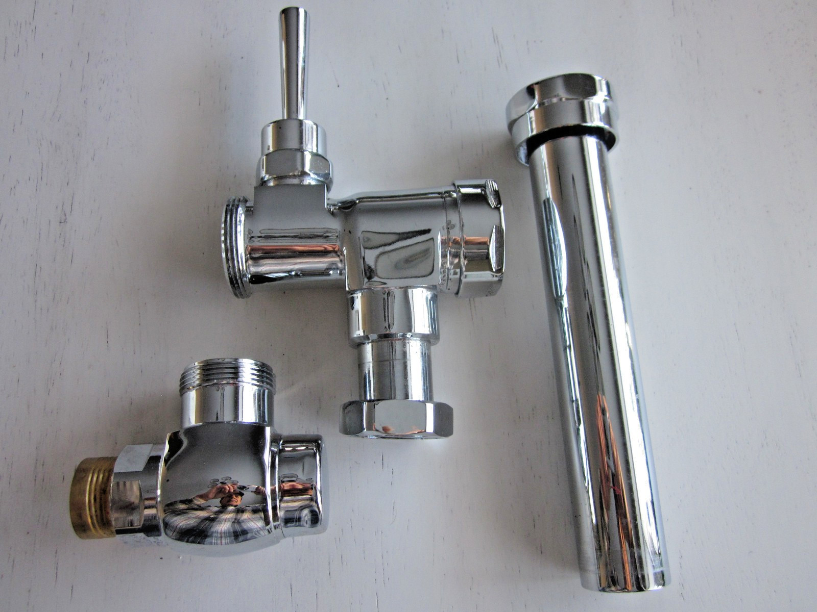 NWOB AMERICAN STANDARD #604171 -1.6 GPF Exposed Manual Flushometer Top Spud Bowl gallery