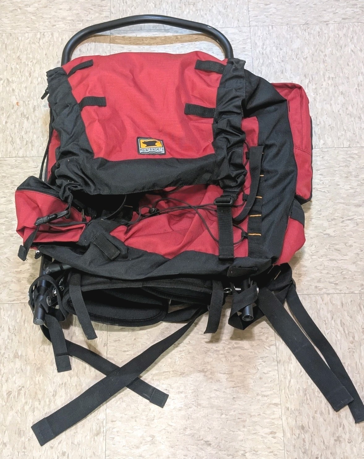 Mountainsmith Red & Black Backpack All Zips & Clips Work  2