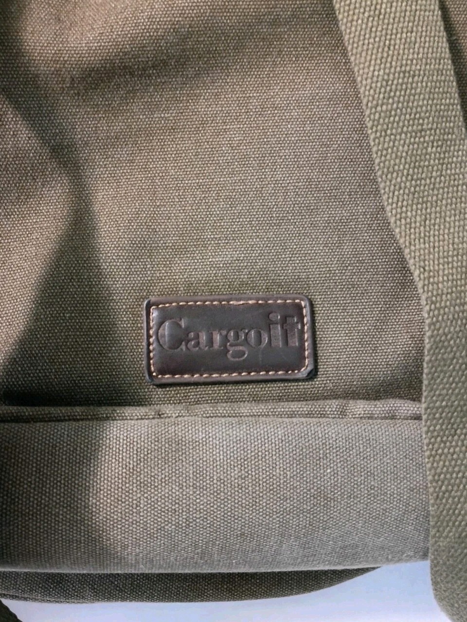 Cargoit Backpack & Green Canvas Rucksack & Backpack with Leather Straps Details  3