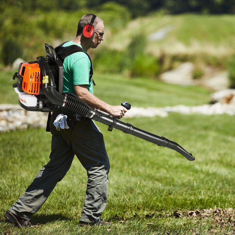 VEVOR Backpack Leaf Blower 62CC 2-Cycle Gas Leaf Blower 1110CFM Air Volume gallery