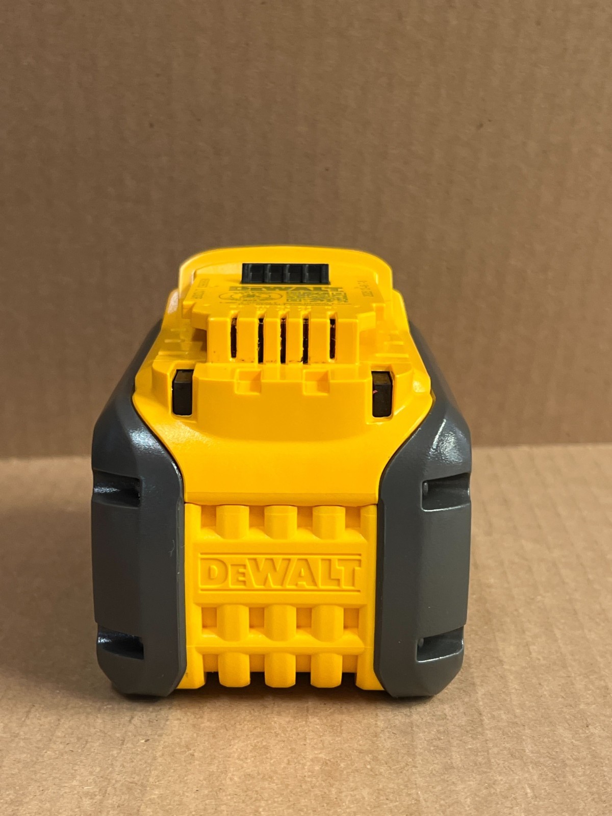 [Open-Box] (DCB612) DeWalt 20V/60V Max* Flexvolt 12AH Battery gallery