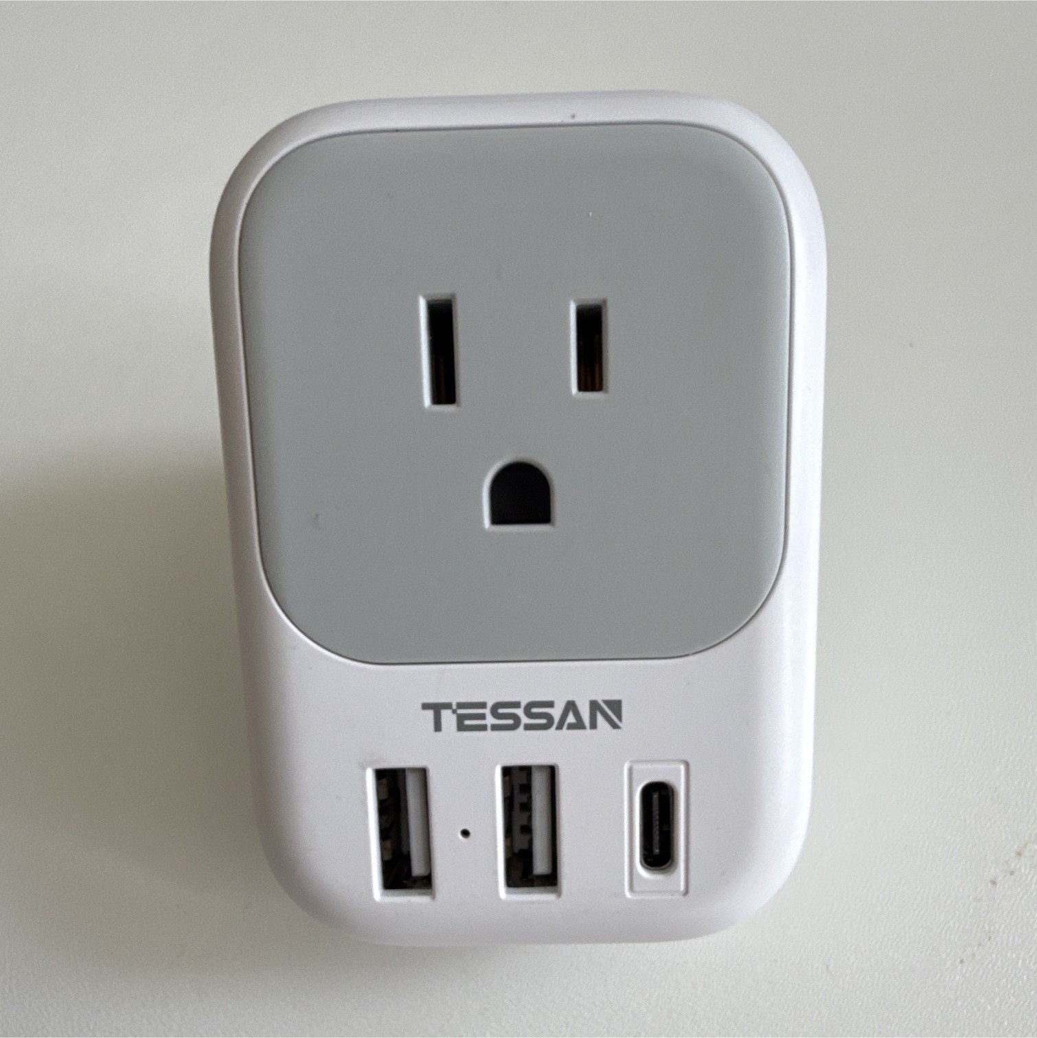 TESSAN TS-161-EU-C EU Type C Plug Adapter 1 Outlet USB-C + 3 USB, Gray/White gallery