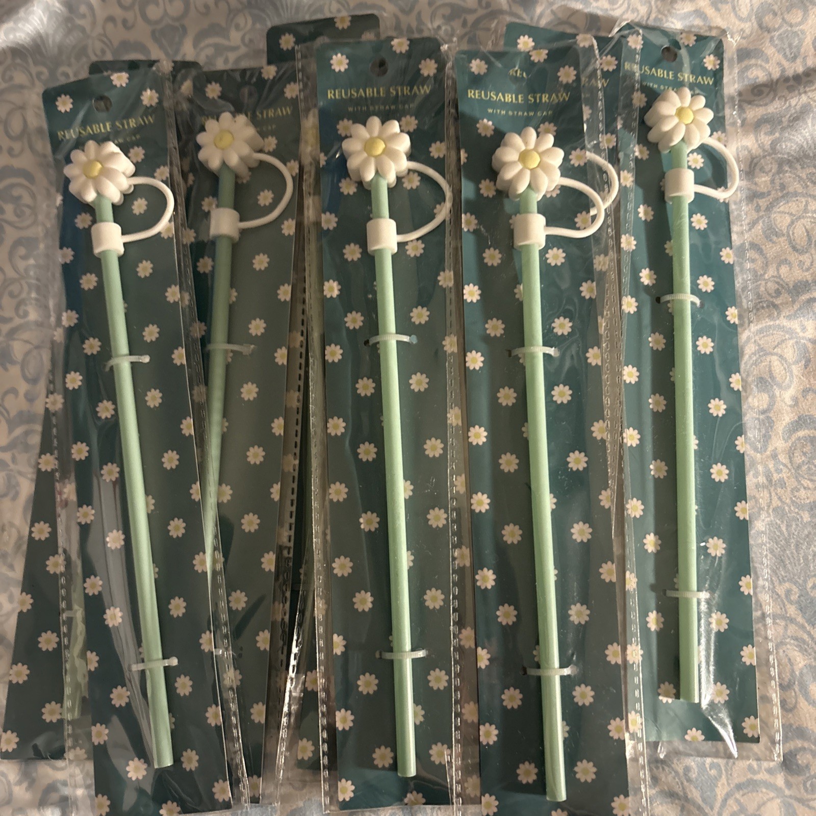 Hello Crush Daisy Flower Reusable Straw & Cap Green White Yellow NWT party goods gallery
