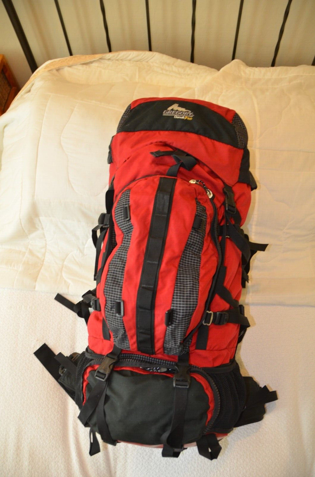 Gregory Denali PRO Red Expedition Backpack - Size Medium Torso and Waist