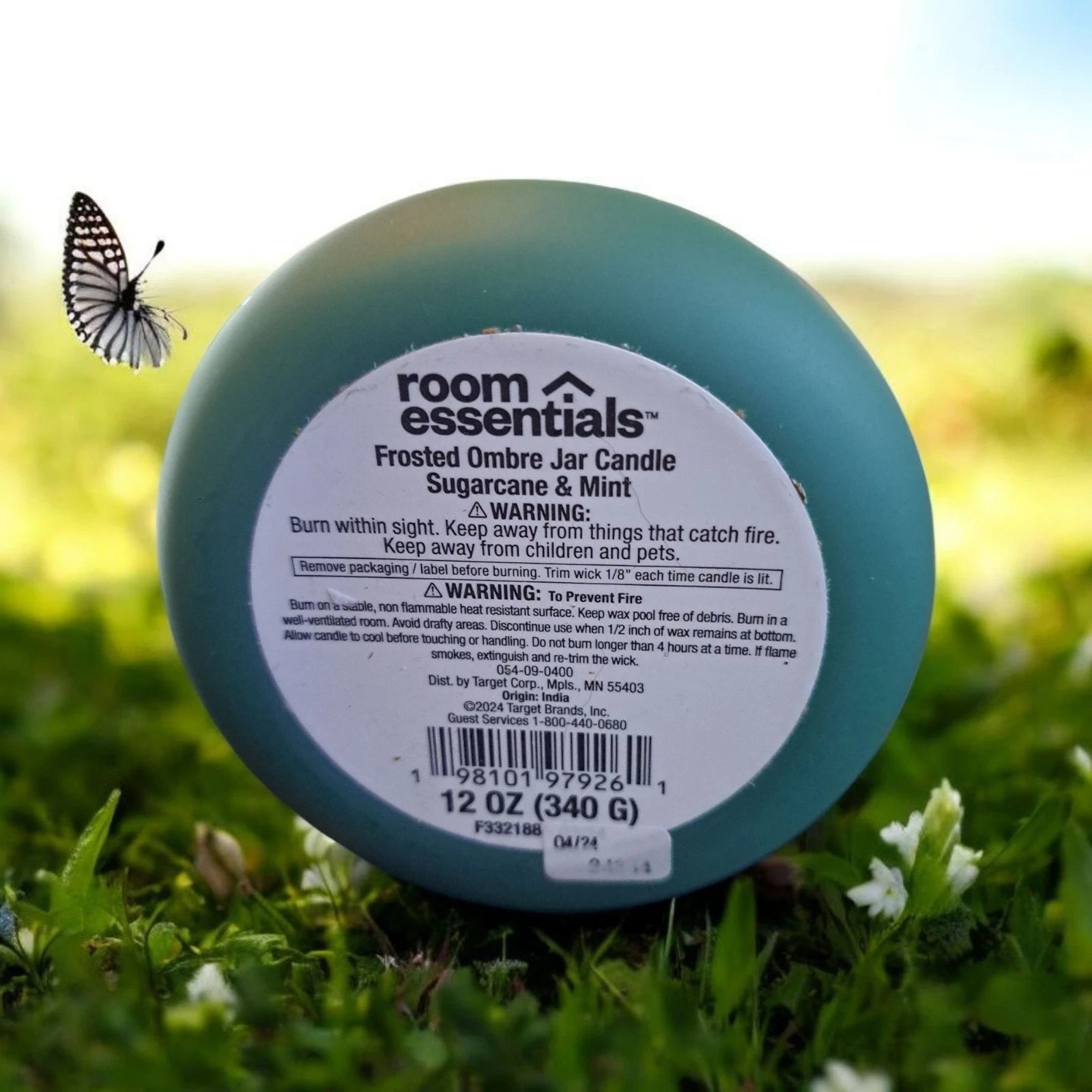 Room Essentials Sugarcane & Mint Frosted Ombre Jar Scented Candle 12 oz gallery