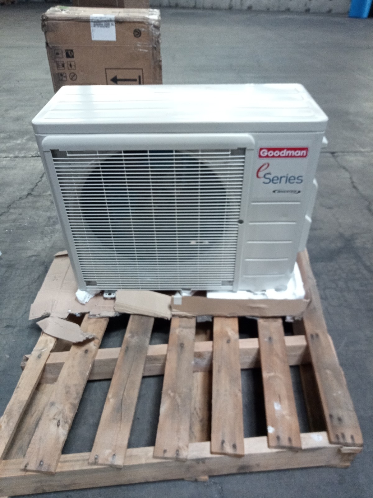 Goodman .75 TON 18 SEER Mini-Split Heat Pump Condenser, RXNG09AXVJU, S&D gallery