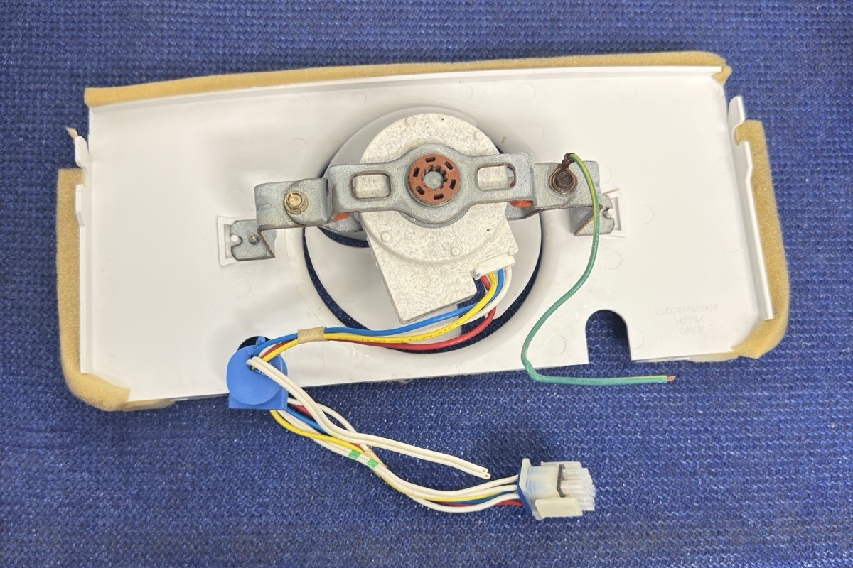 OEM GE Refrigerator EVAPORATOR FAN MOTOR ASSEMBLY WR60X10307 From M# GSS25TGPB gallery