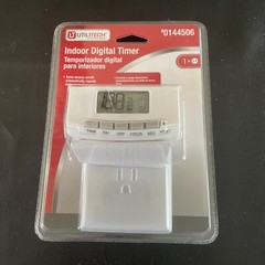 UTILITECH Digital Indoor Timer 24 Hour Repeating Cycle 125V/60Hz/15amp 0144506