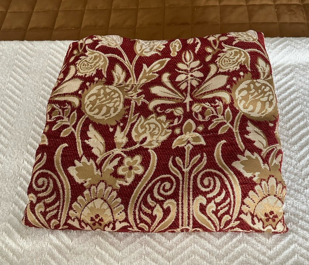One(1) Croscill Classic Patterned Damask Valance Rust Gold 20”x86”