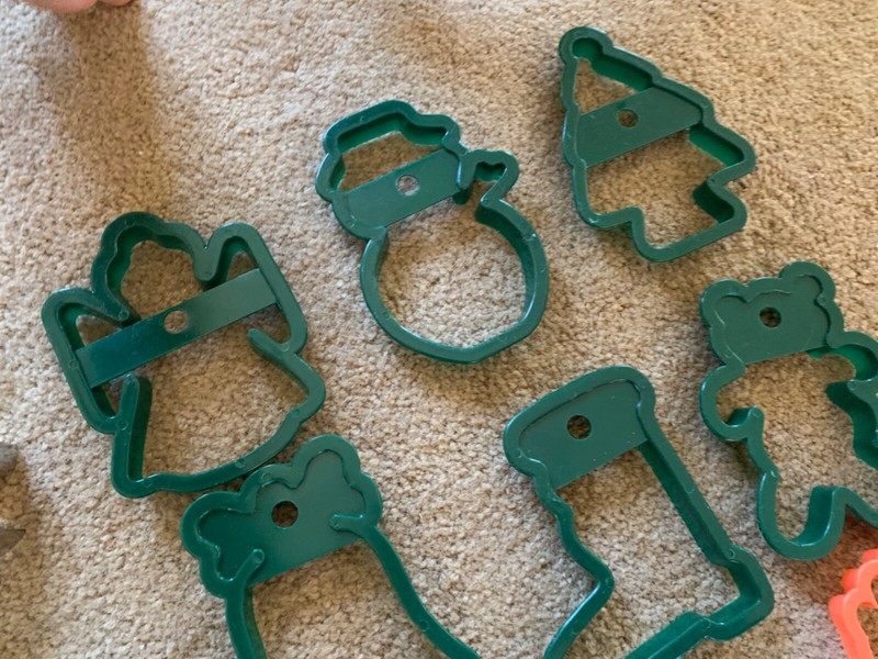 25 Metal and Plastic Cookie Cutters gallery