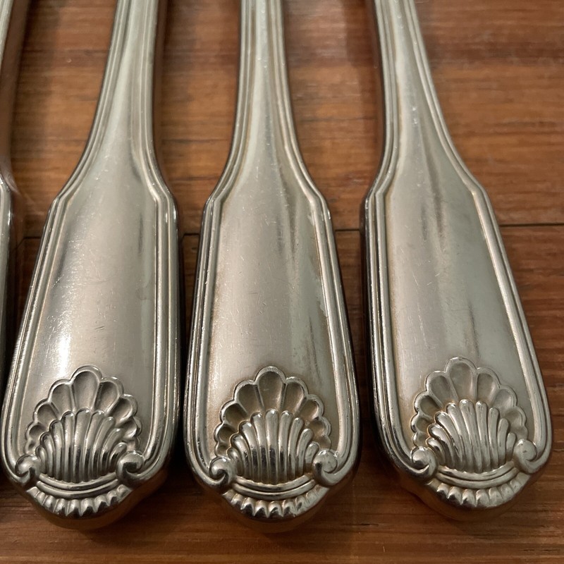 Oneida Classic Shell Stainless Flatware Dinner Knife 1 of 7 Available gallery