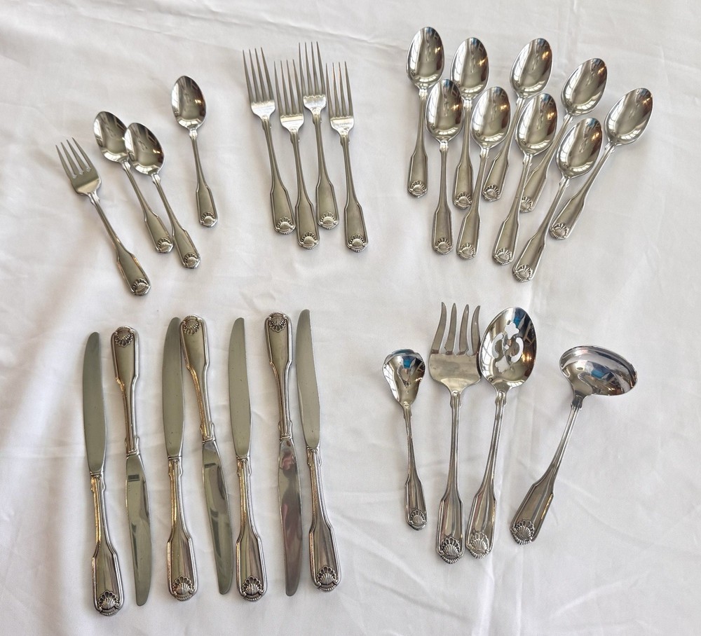 Oneida Classic Shell Cube Stamp Heirloom Flatware Lot 28 Pc Serving Pieces