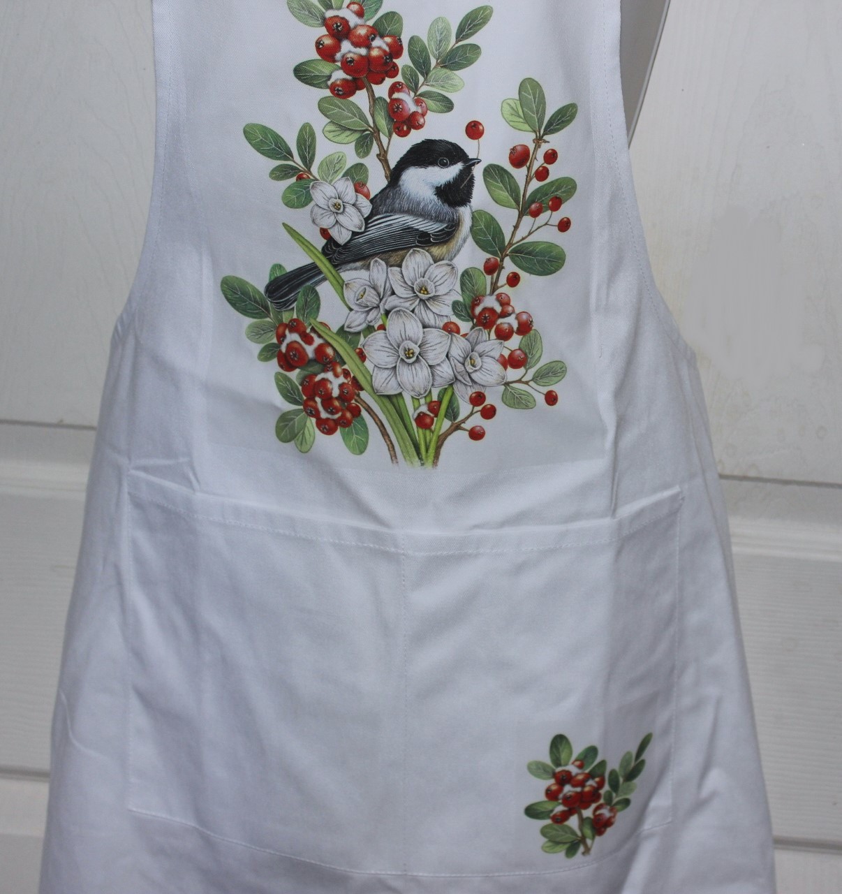 NWOT Mary Lake-Thompson Chickadee Apron Two Pockets Polyester & Cotton gallery