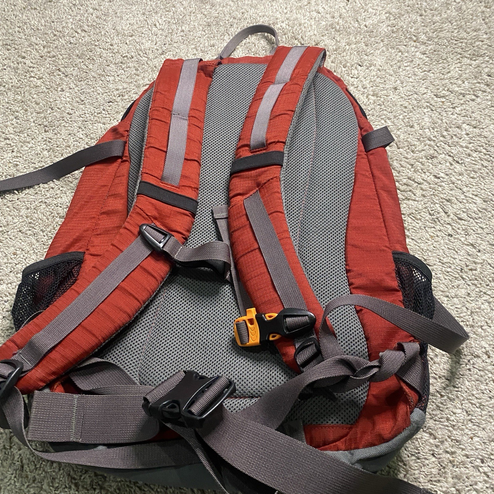 Rei backpack trail 25 Red black hiking daypack 4