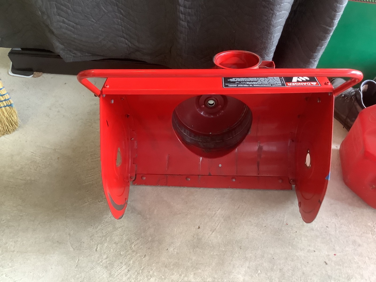 1995 Snapper two stage serries 3 Snow Thrower Model I6223 (For Parts Only) gallery