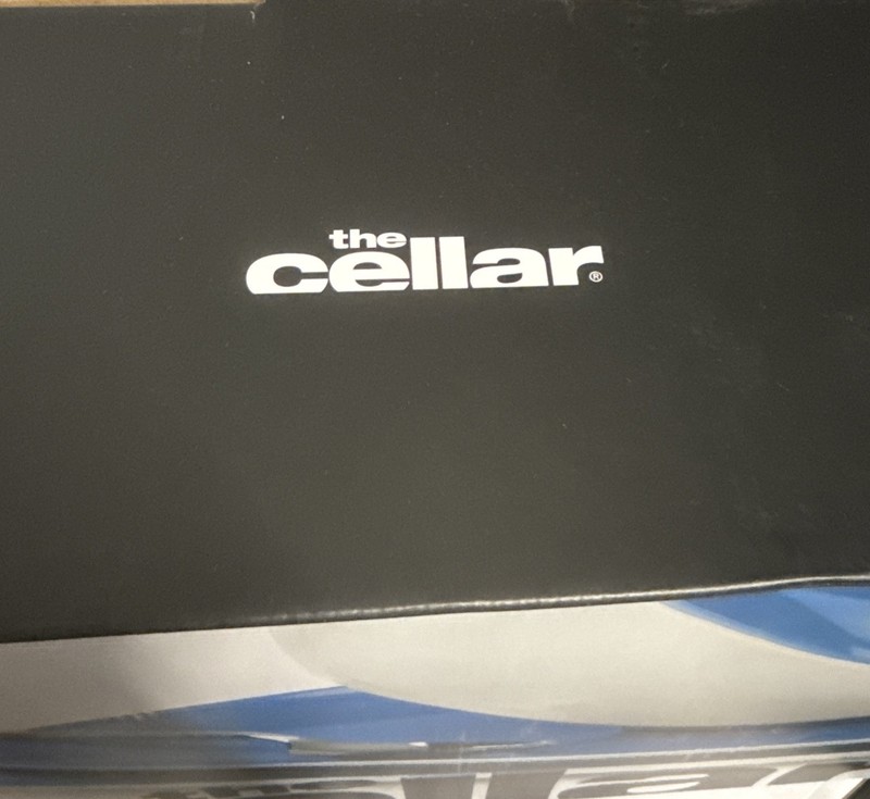 Dinnerware Set 12 Piece - Blue/White The Celler New In Box. gallery