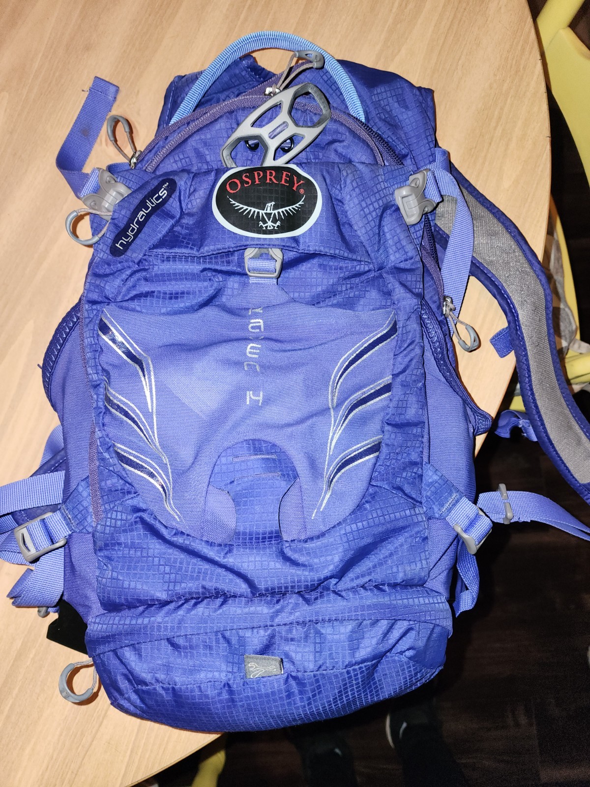 Osprey Raven 14 hydration Back Pack 2