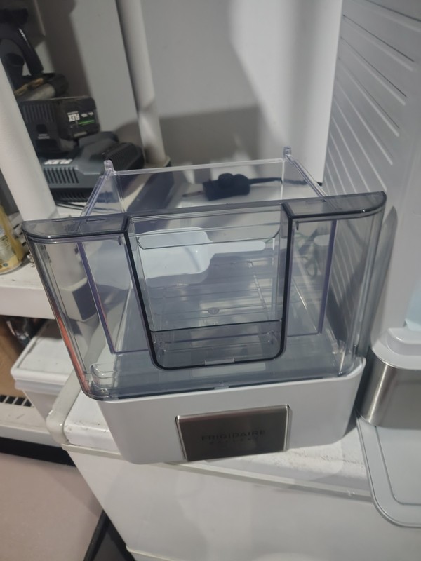Frigidaire Gallery,44 lbs. Touchscreen Nugget Ice Maker, Stainless Steel Accent gallery