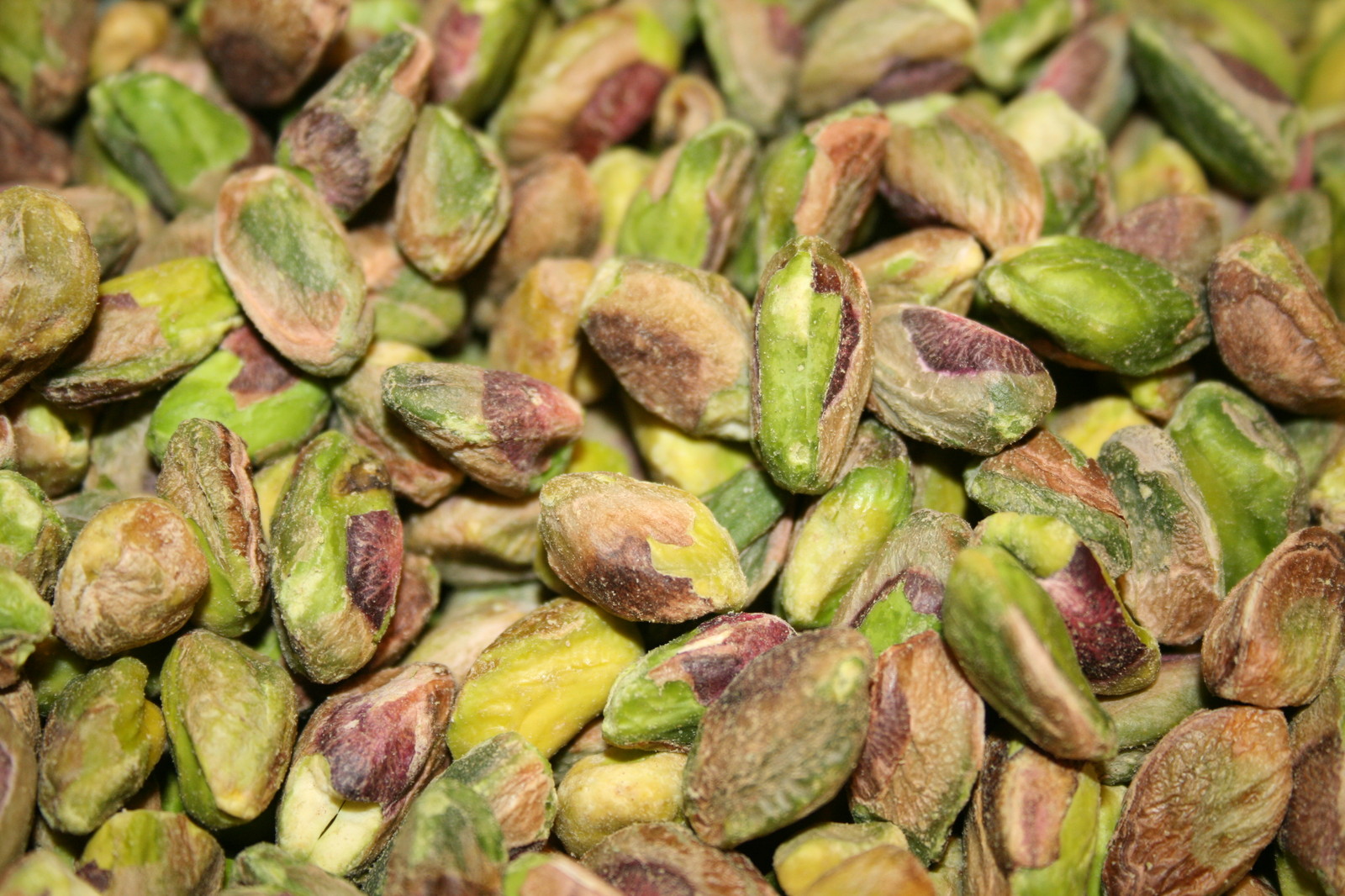 PISTACHIOS SHELLED KERNELS RAW UNSALTED, 5LBS gallery